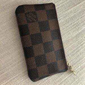 ⭐️SOLD⭐️ Louis Vuitton Key Pouch in Damier Ebene